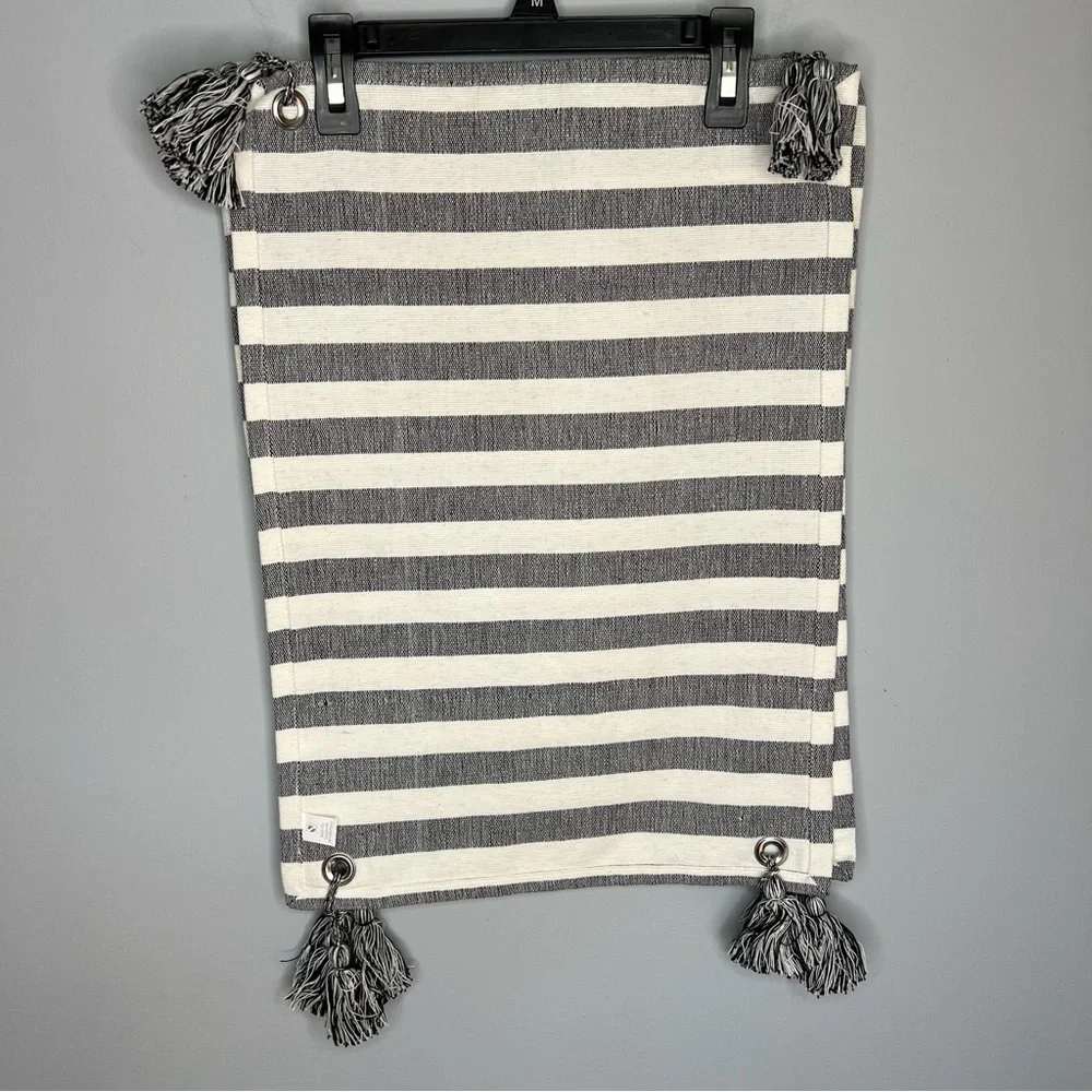 S Lifestyle Cotton Black and White Striped Tassel Placemats, Set of 4‎ HH